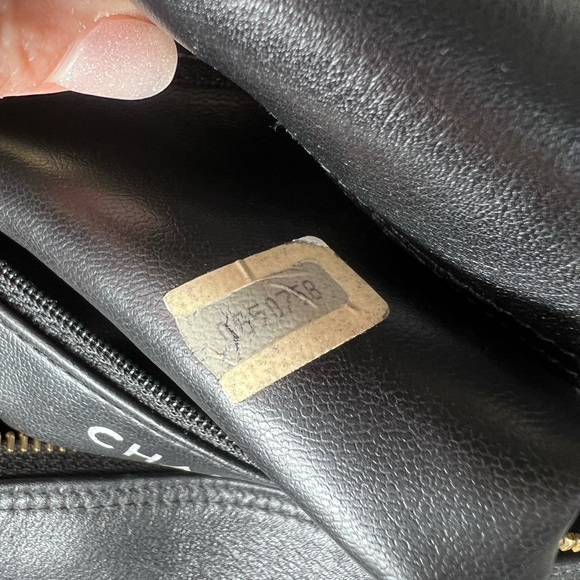 Chanel Shave kit or Toiletry Bag Black - Picture 8 of 9